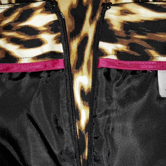 😻XMAS SALE🎄Lovely Leopard Skirt! - Picture 5 of 9